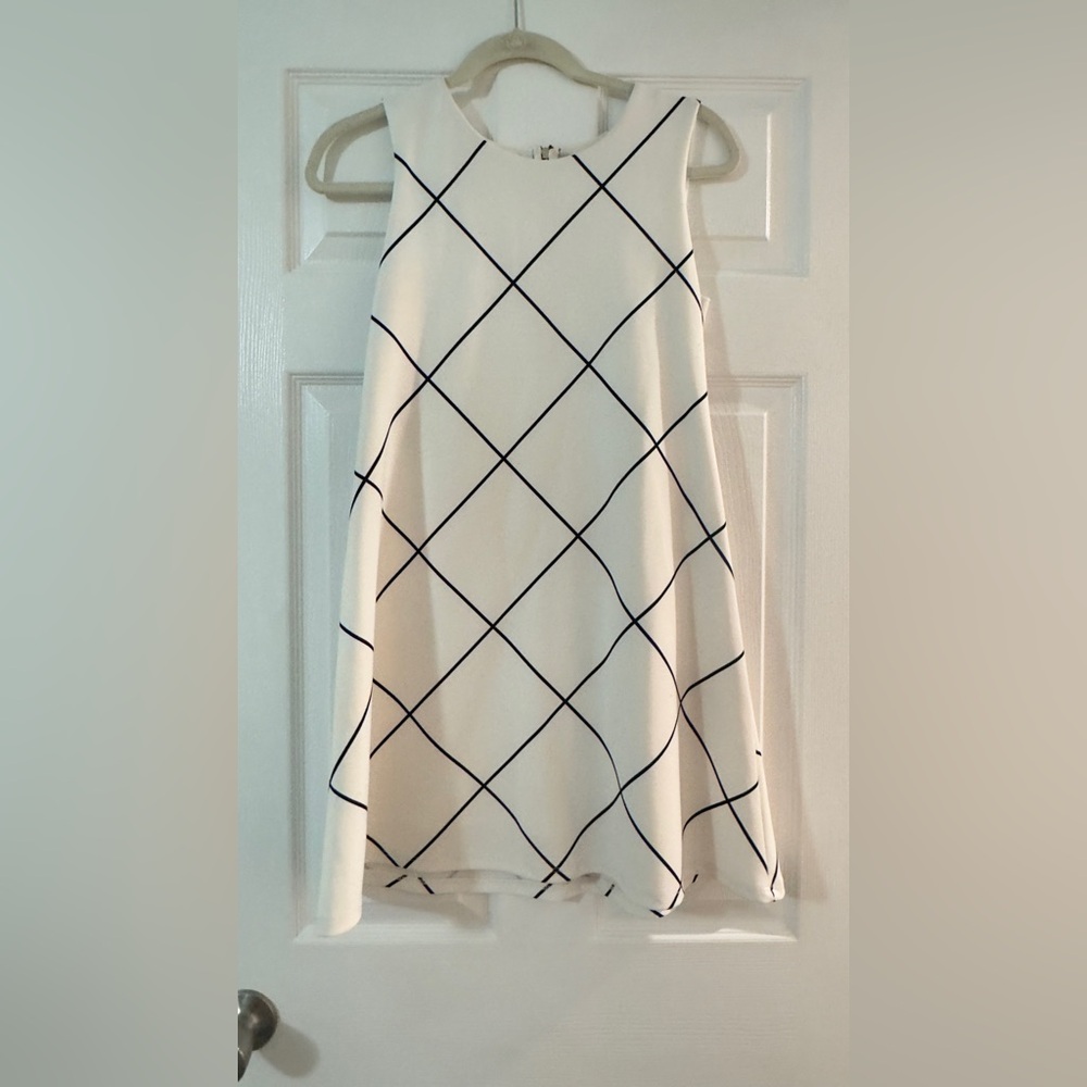 Tiana B. White and Black lattice line dress